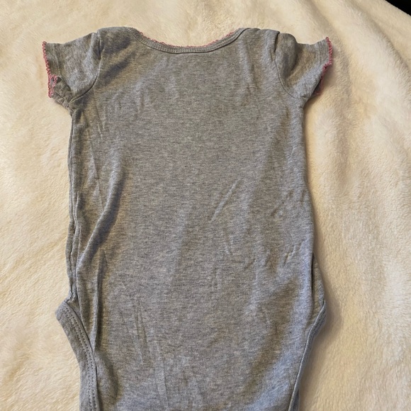 Carter’s Girl Onesie Size 9M - Picture 4 of 4